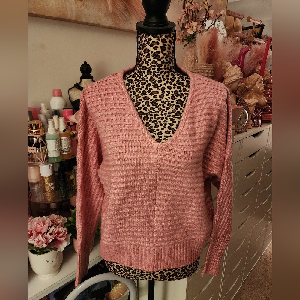 NWOT Pink V-Neck Women's Sweater Size Small